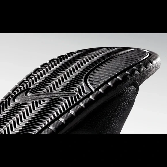 New In Box Mens Nike  Benassi Signature Logo Slide Sandals Multiple Sizes - Picture 2 of 5